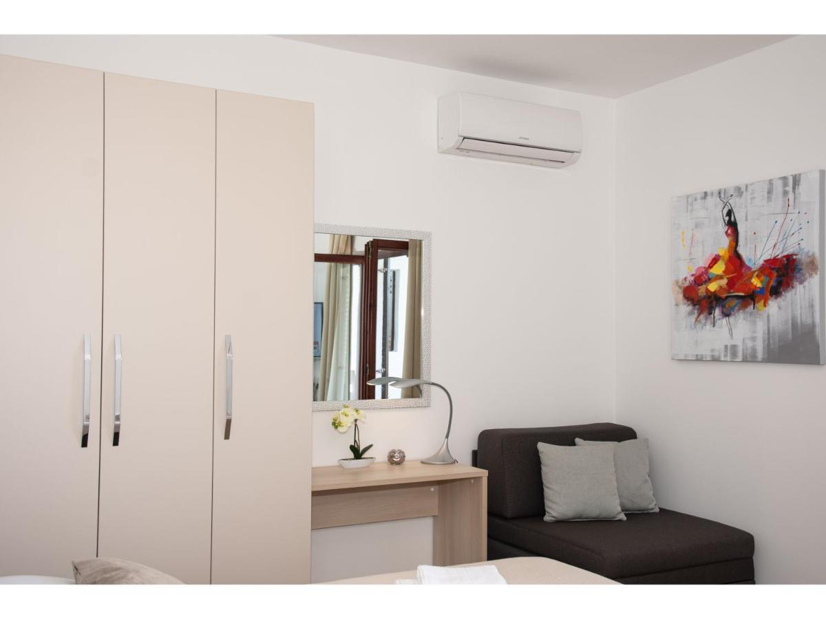 Ferienwohnung White Diamond Vrsi Exterior foto