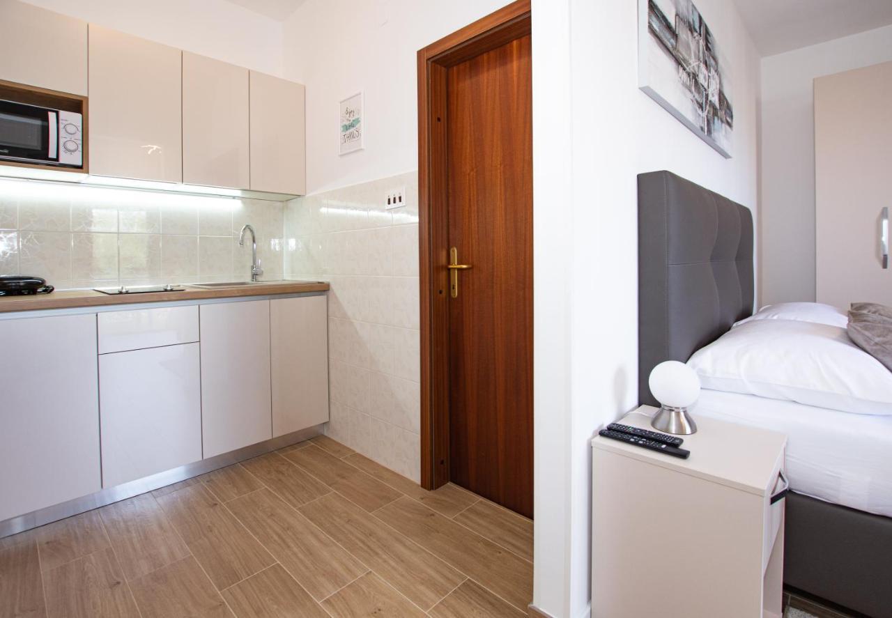 Ferienwohnung White Diamond Vrsi Exterior foto