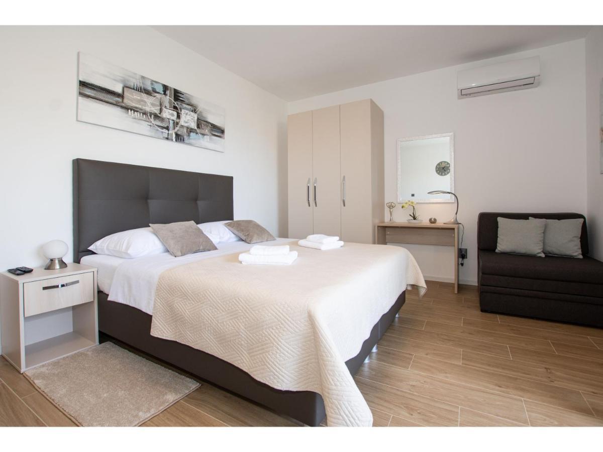 Ferienwohnung White Diamond Vrsi Exterior foto